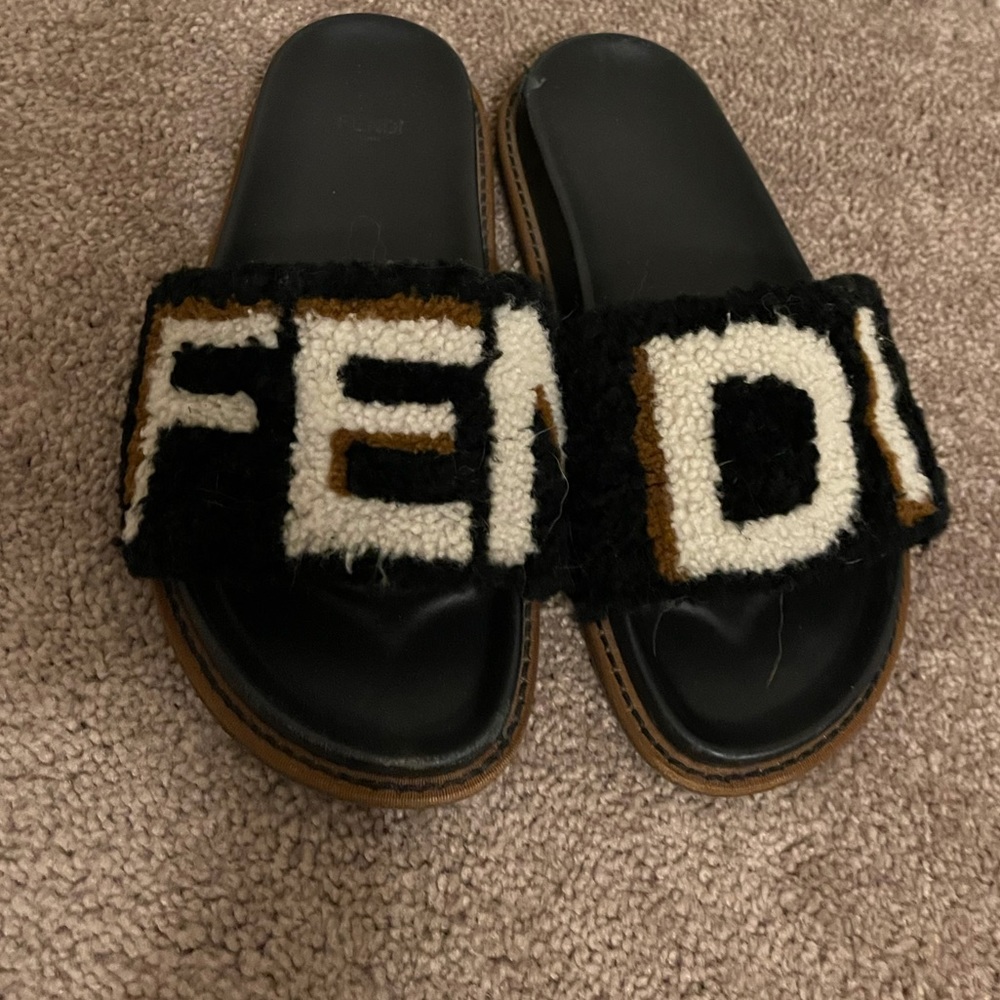 COPY - Fendi shearling slides size 37